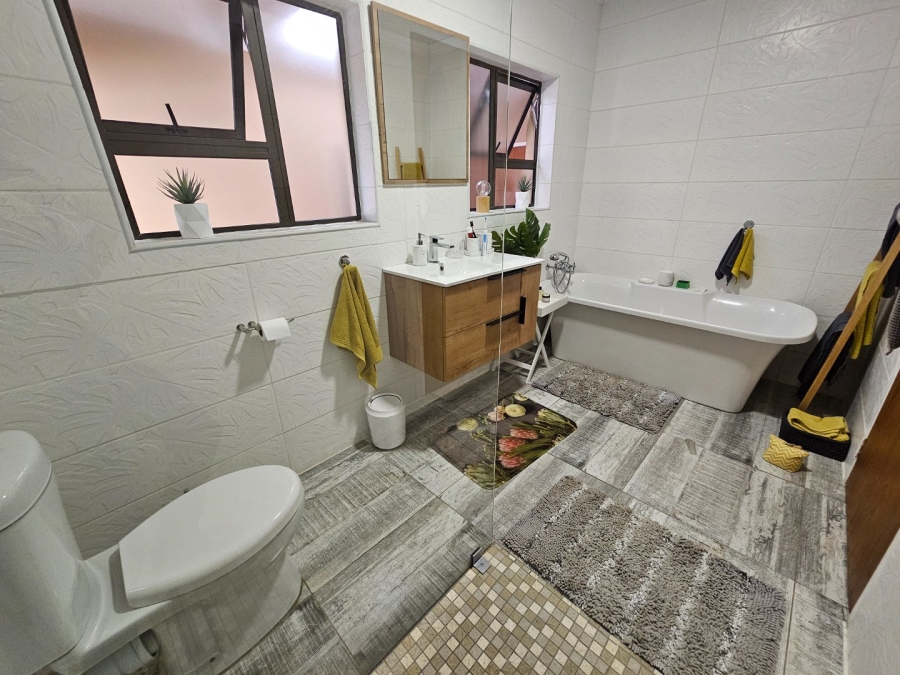 5 Bedroom Property for Sale in Panorama Free State